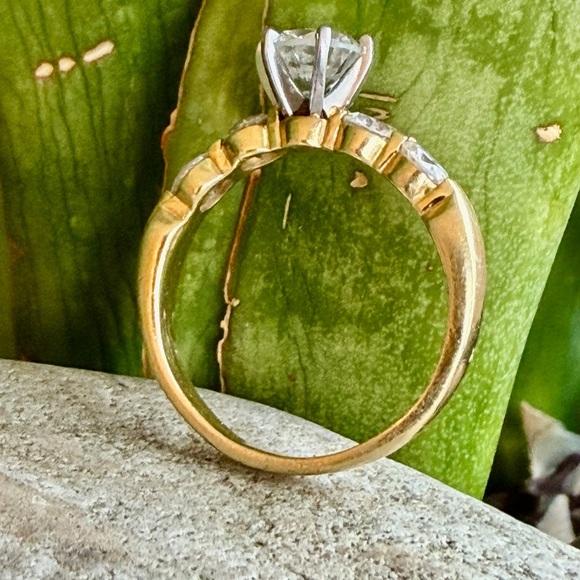 14 karat gold Diamond Ring - Picture 7 of 11